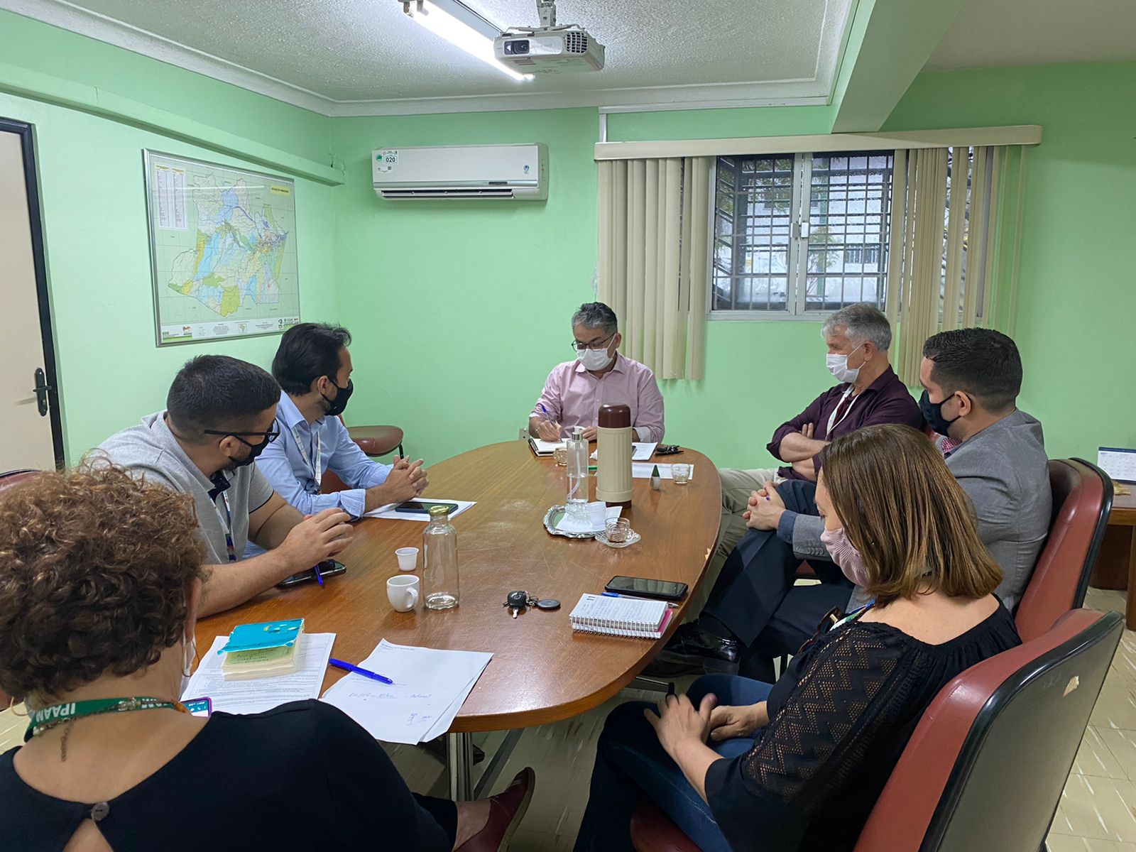 Órgãos se unem para discutir futuro de flutuantes em Manaus