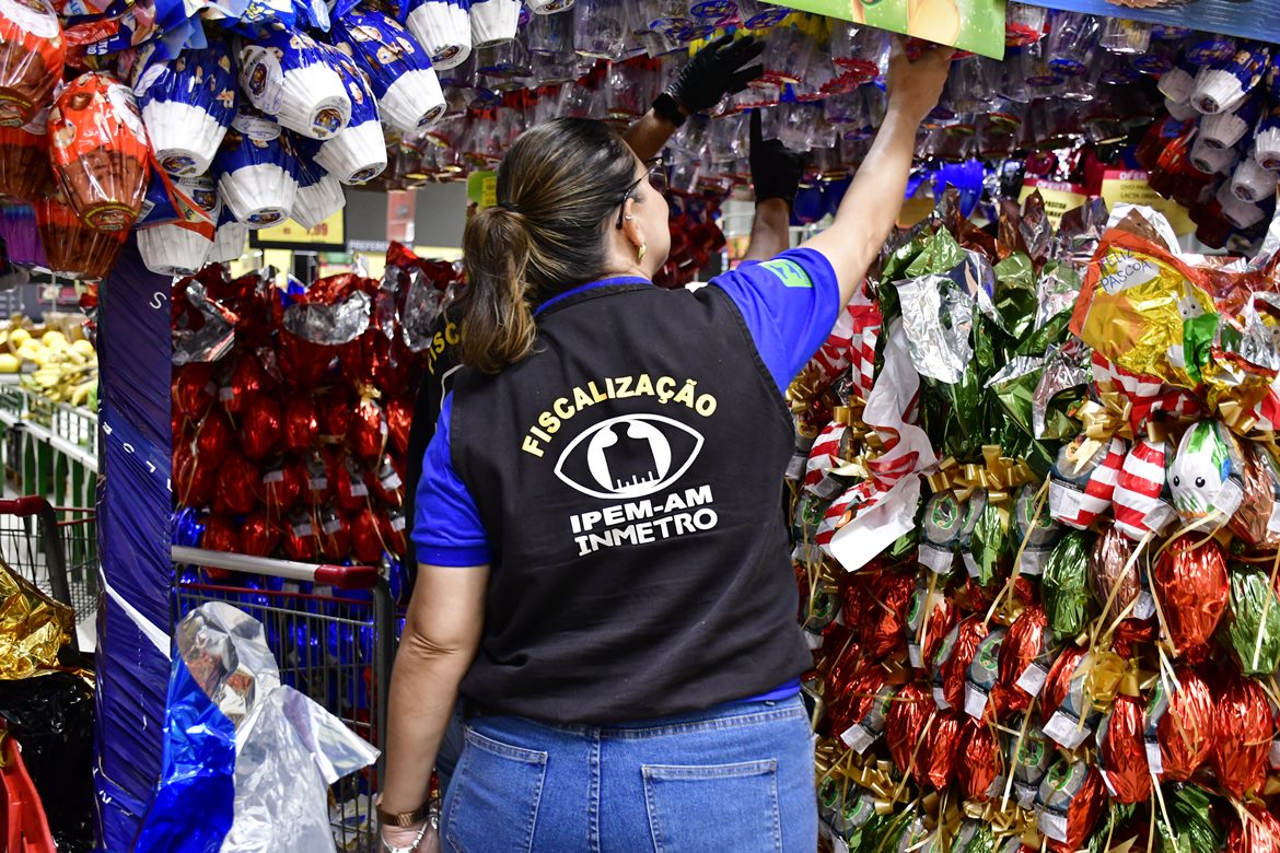 Ipem-AM fiscaliza produtos da Páscoa em Manaus e orienta consumidores