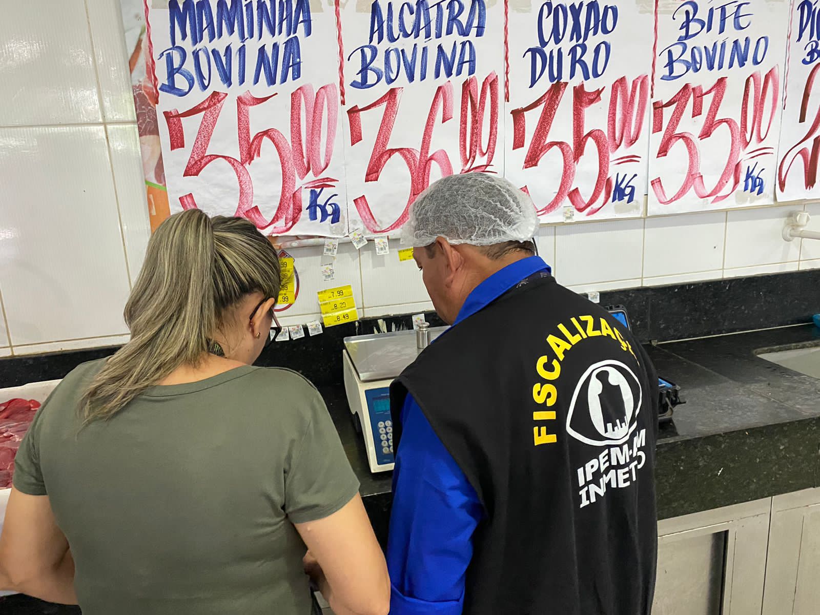 Ipem realiza fiscalização em postos de combustíveis e comércio de Parintins