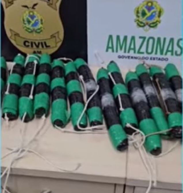 Tripulantes são presos por transportar drogas escondidas em barco em Manaus