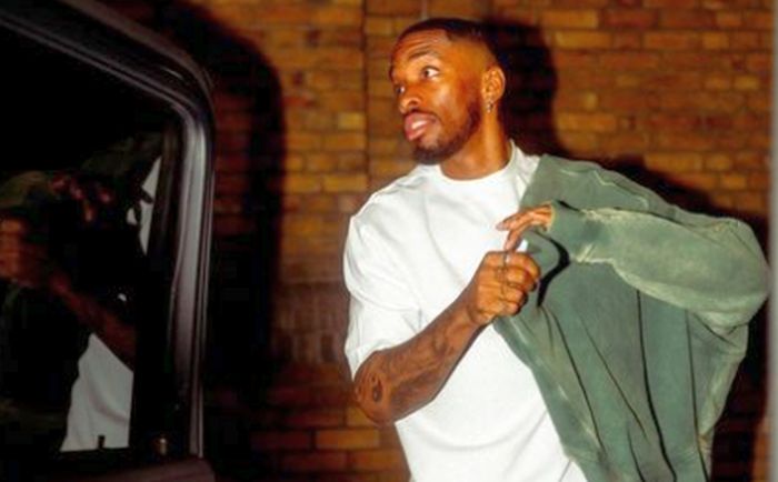 Jogador suspenso por violações com aposta disputa artilharia com Haaland