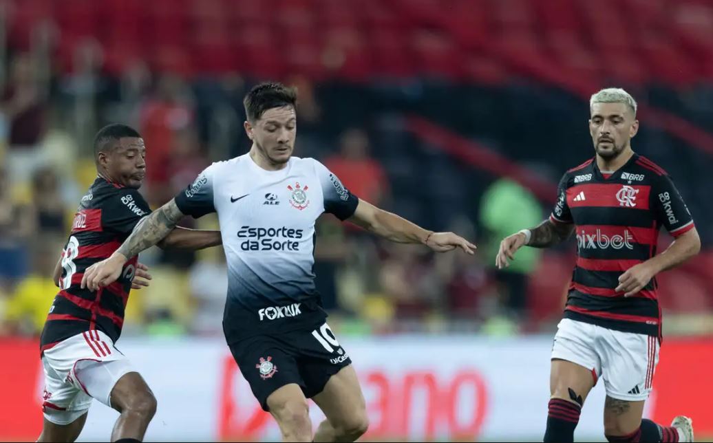 Flamengo e Corinthians travam duelo por vaga na final da Copa do Brasil