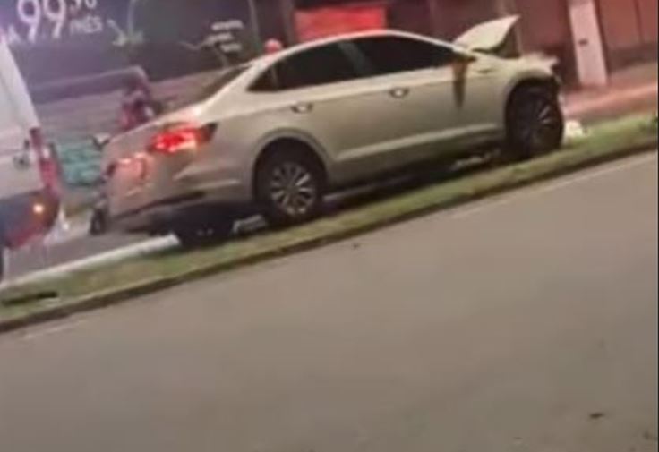 Acidente violento deixa homem ferido em avenida de Manaus