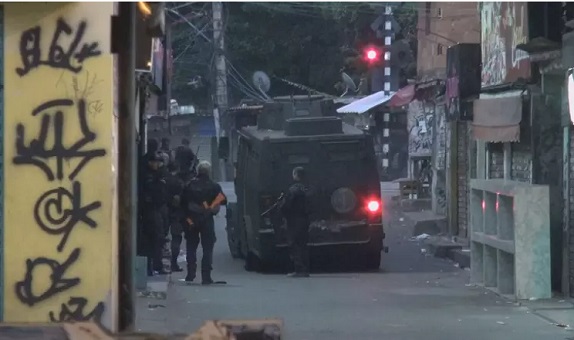 Associação de delegados defende operação com 28 mortes no Jacarezinho