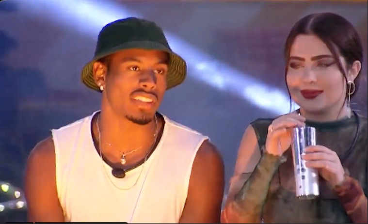 Jade diz que brothers são chacotas e estão cancelados pelo cantor Thiaguinho 