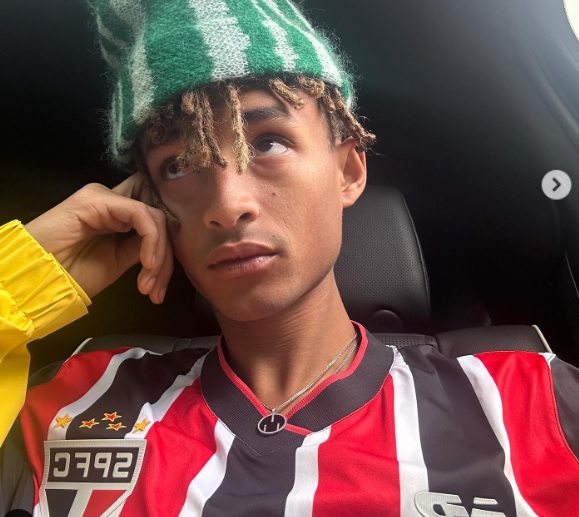 Filho de Will Smith posa com camisa do São Paulo e agita brasileiros 
