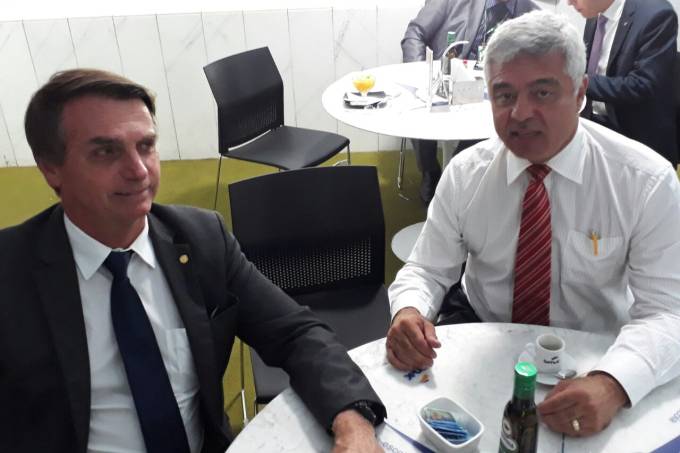 Bolsonaro cancela entrega de MPs sobre auxílio após morte de Major Olímpio