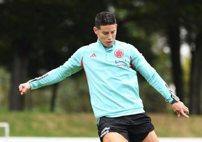 Dorival faz questão, e James estreia domingo mesmo longe de forma ideal