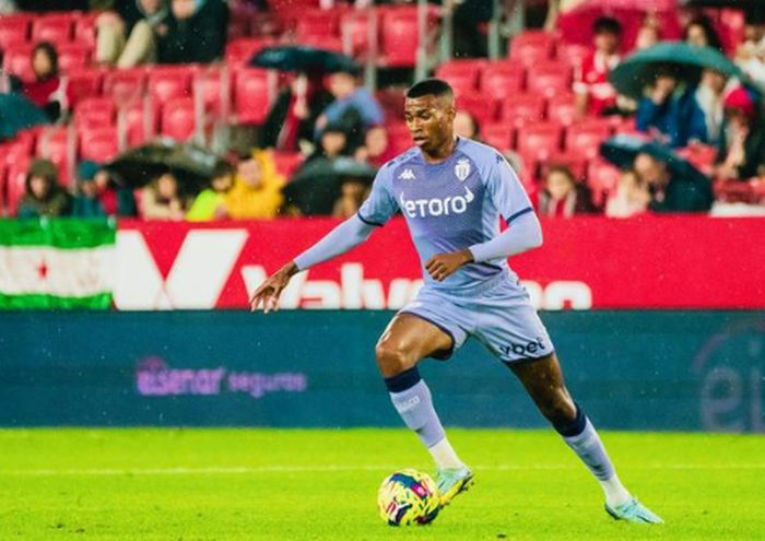 Santos anuncia contratação do volante Jean Lucas