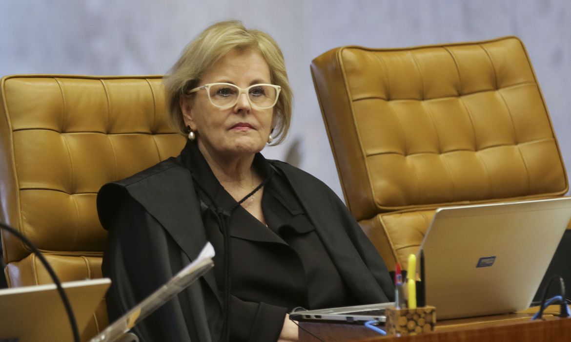 STF dá 10 dias para presidente explicar indulto a Silveira