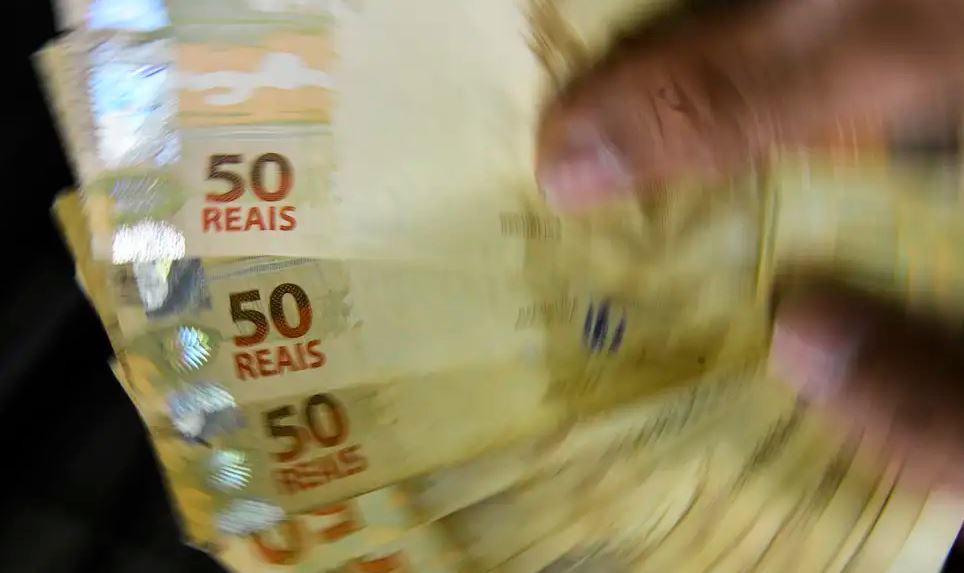 Brasileiros ainda não sacaram R$ 7,59 bilhões de valores a receber