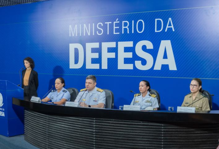 Alistamento militar feminino começa em janeiro