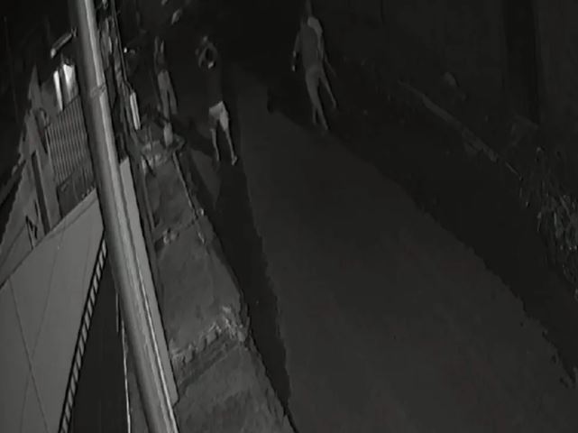 Idoso é agredido por vizinhos após denunciar 'gato' em rede de água