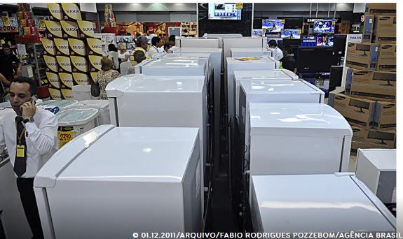 Saiba como proteger eletrodomésticos de descargas elétricas