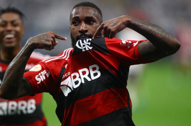 Flamengo faz golaço, Corinthians se salva, mas empate é ruim para os dois