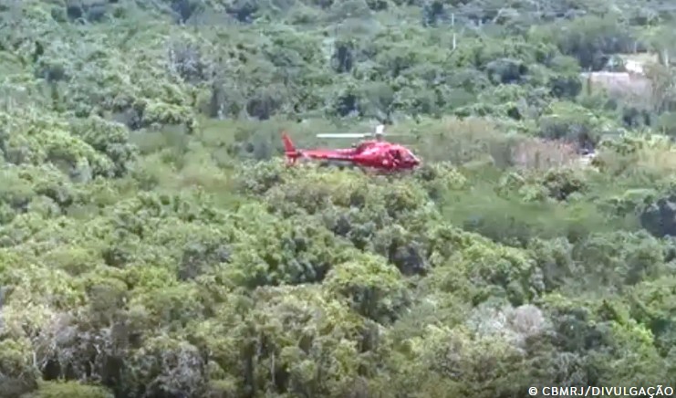 Queda de helicóptero deixa três mortos em Guaratiba