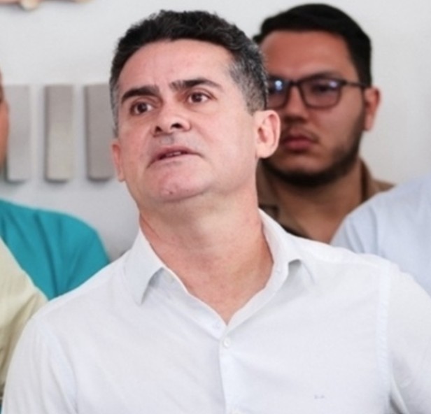 David Almeida anuncia afastamento temporário da Prefeitura de Manaus
