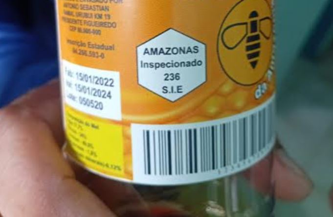 Adaf apreende 135 quilos de mel de estabelecimento clandestino em Manaus