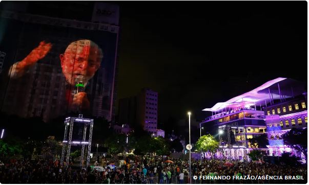 Lula promete zerar fome no país até fim do mandato