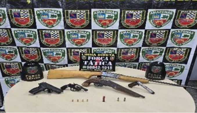 Criminosos abandonam arsenal em mata durante fuga no Tarumã 