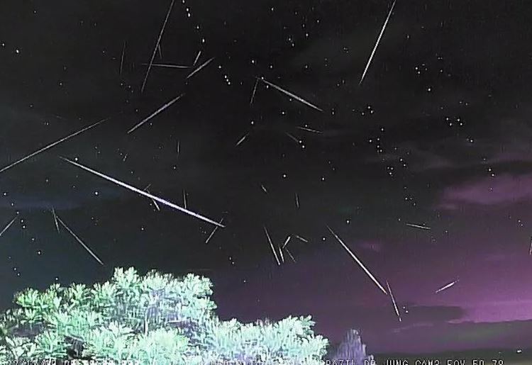 Geminídeas: Chuva de meteoros no Brasil encanta moradores
