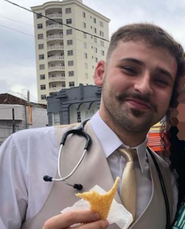 Médico recém-formado morre ao cair de prédio enquanto tentava fazer selfie