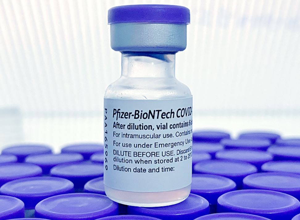 Pfizer inicia ensaio clínico com nova vacina contra a Ômicron