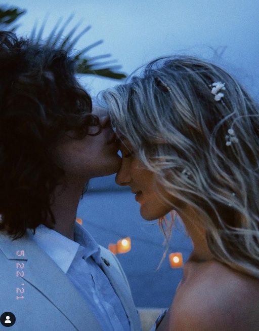 Sasha se derrete ao postar nova foto do casamento: ‘sensação de flutuar’