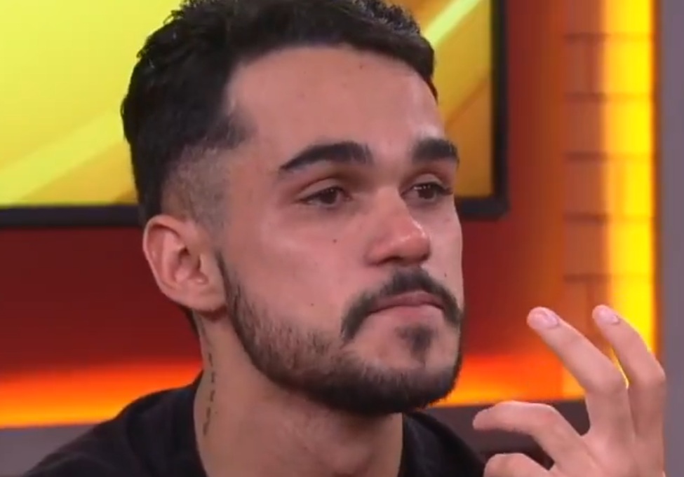 João Gabriel diz se arrepender de ter feito xingamentos durante brigas