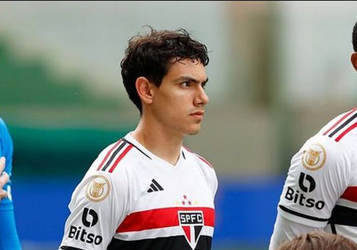 CBF insiste por jovem lateral do São Paulo contra assédio de Portugal