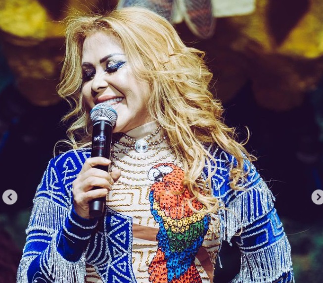 Joelma sofre acidente e terá que se apresentar em cadeira de rodas