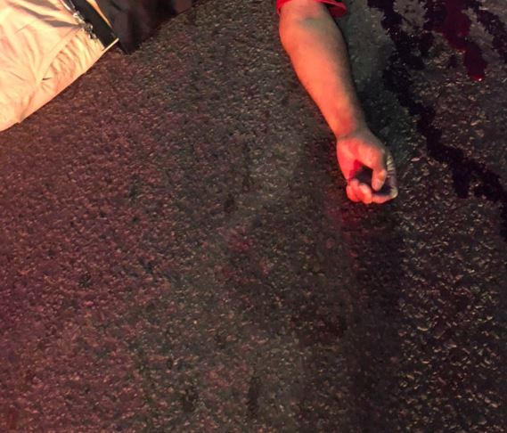 Amarrado com fios elétricos, homem é morto a pauladas em rua de Manaus