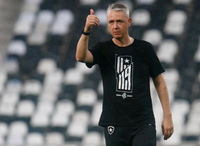 Tiago Nunes é anunciado como novo técnico da Universidad Católica, do Chile