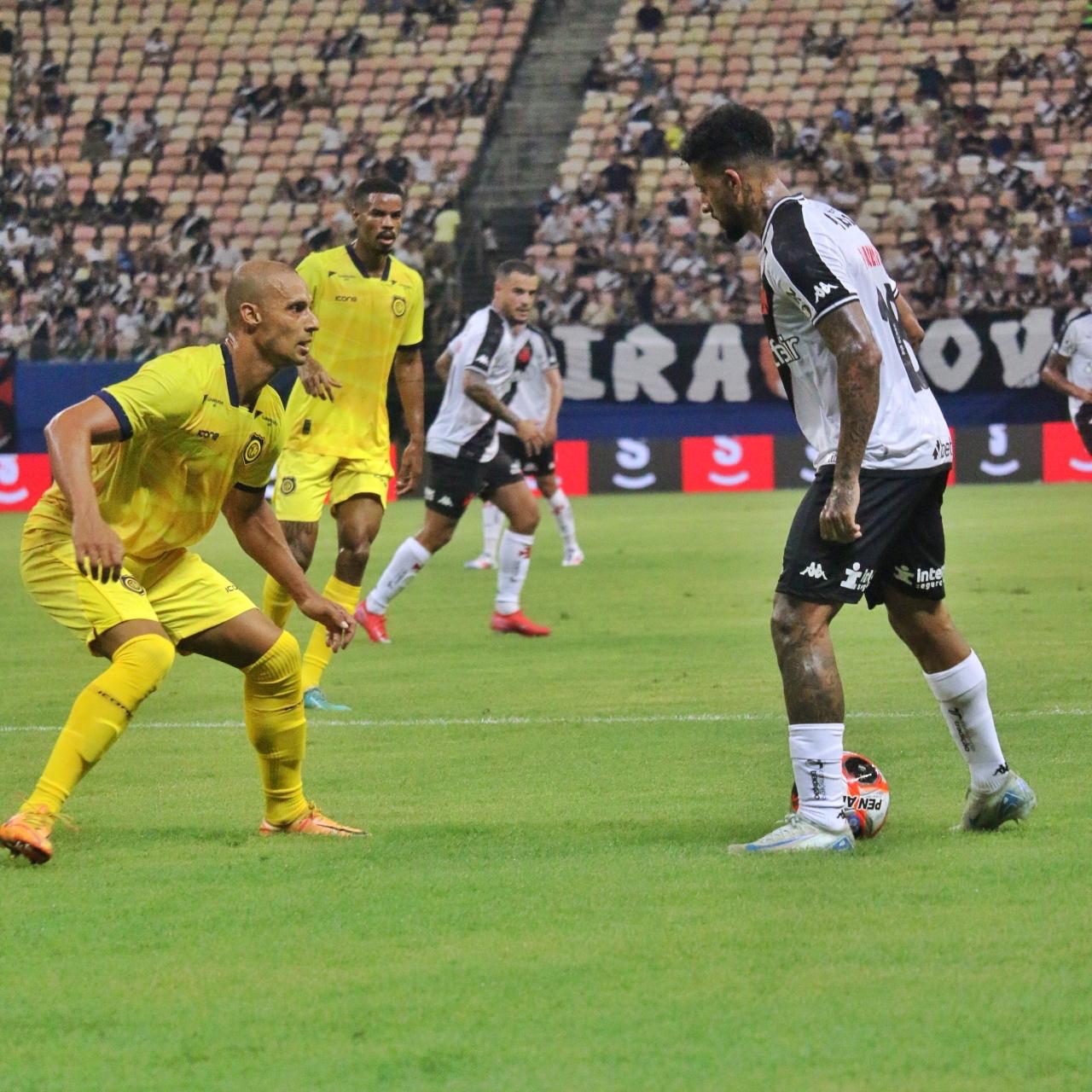 Vasco leva a melhor no primeiro tempo do jogo contra o Madureira em Manaus