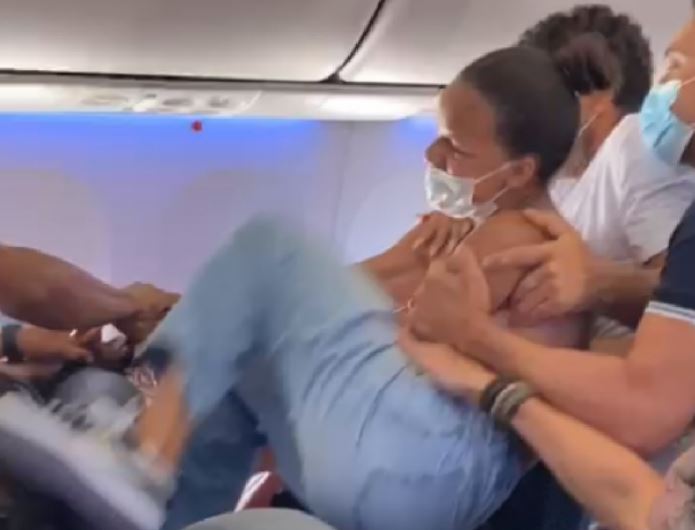 Senado estuda aumentar penas para violência e ameaça cometidas em aviões