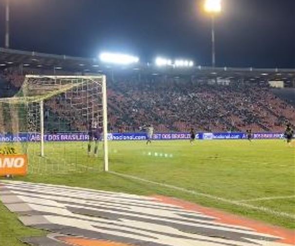 Atlético-MG só empata com América-MG em jogo que teve Hulk expulso e susto