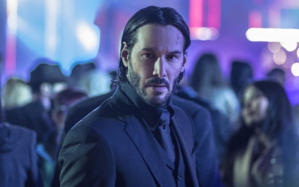 Keanu Reeves dá relógios Rolex de R$ 55 mil para dublês de John Wick 4
