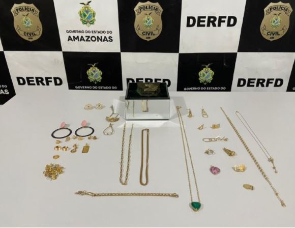 Trio é preso suspeito de roubar R$ 100 mil em joias de idosa em Manaus