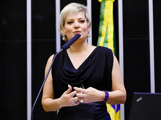 Deputada Joice Hasselmann deixa PSL e diz que partido se prostituiu 