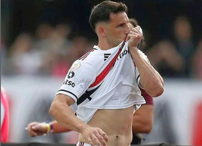 Preocupado, São Paulo liga alerta com Calleri após jogador admitir solidão