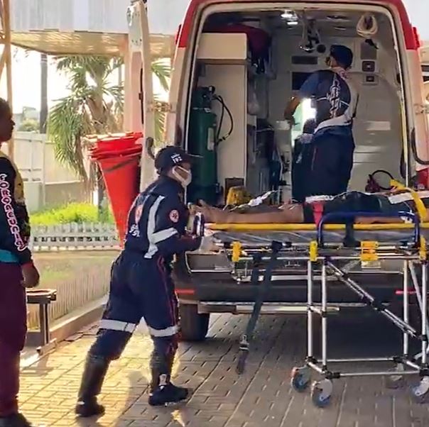 Homem é encontrado desmaiado e sangrando na AM-010 após acidente 