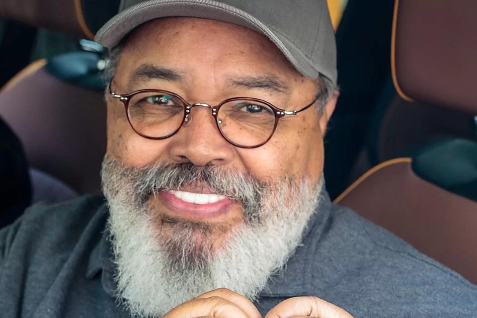 Jorge Aragão anuncia remissão de câncer e finaliza último ciclo de quimioterapia