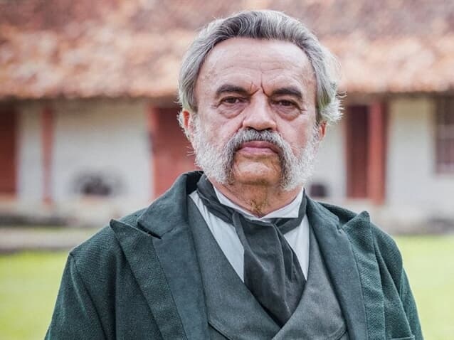 Ator José Dumont é condenado por armazenar pornografia infantil