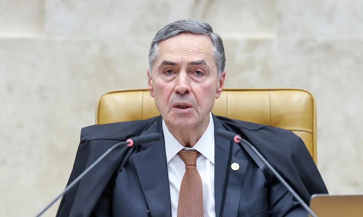 Judiciário não tem responsabilidade pela crise fiscal do Brasil, diz Barroso sobre supersalários