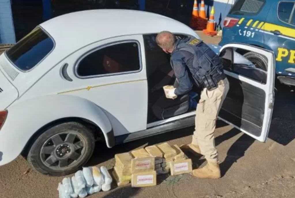Homem é preso com carga de cocaína pura avaliada em R$ 7 milhões em fusca