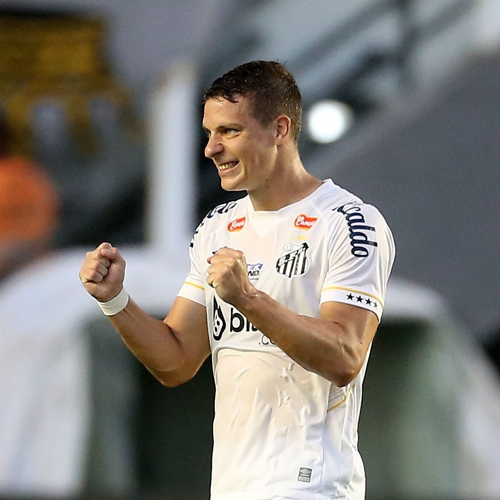 Santos reavalia elenco e planeja saídas antes de contratações para Série B