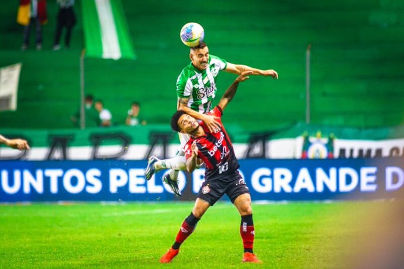 Juventude e Vitória empatam em jogo com gol bizarro pelo Brasileirão