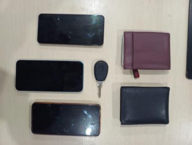 Dupla é presa ao ser flagrada com carro roubado em Manaus