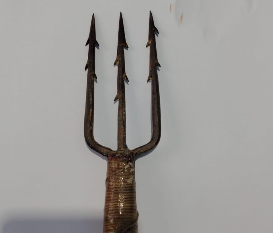 Mulher é presa no Amazonas após enfiar zagaia no peito do marido