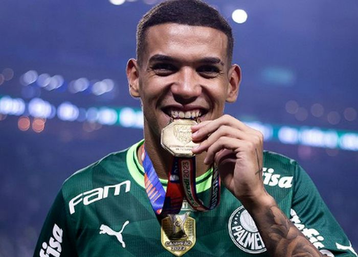 Irmãos zagueiros reprovados pelo Santos se destacam no Palmeiras